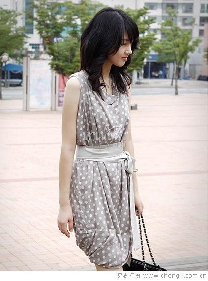 時(shí)尚優(yōu)雅圓點(diǎn)服飾