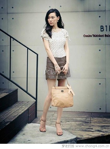 時(shí)尚優(yōu)雅圓點(diǎn)服飾