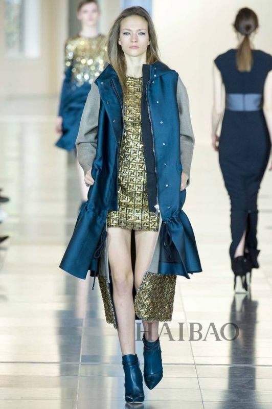 城市森林的朝圣之旅！Antonio Berardi 2015秋冬女裝秀，海報(bào)網(wǎng)帶你回顧2015秋冬倫敦時(shí)裝周