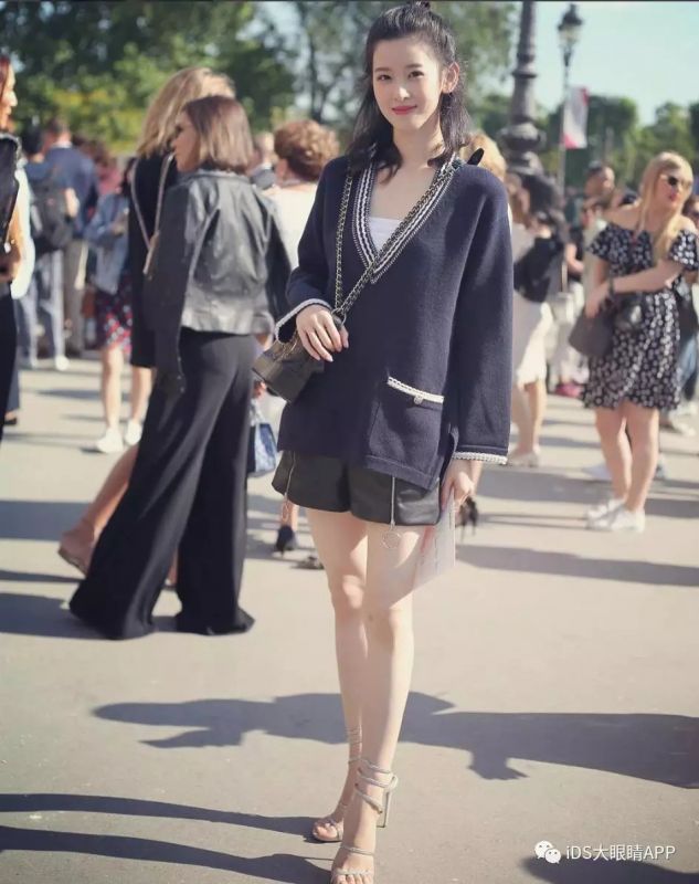 奶茶妹妹亮相時裝周狂撒狗糧，白到發(fā)光??！