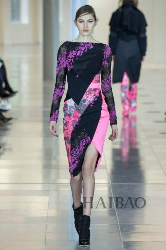 城市森林的朝圣之旅！Antonio Berardi 2015秋冬女裝秀，海報(bào)網(wǎng)帶你回顧2015秋冬倫敦時(shí)裝周
