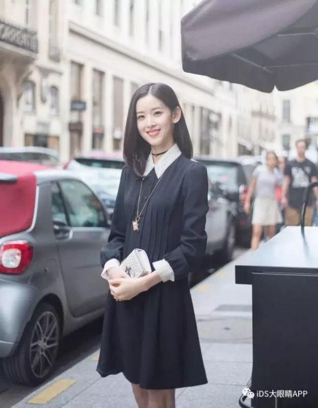 奶茶妹妹亮相時裝周狂撒狗糧，白到發(fā)光?。? style=