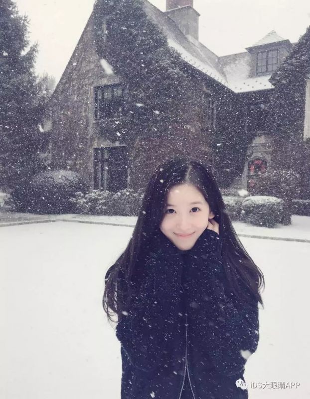 奶茶妹妹亮相時裝周狂撒狗糧，白到發(fā)光??！